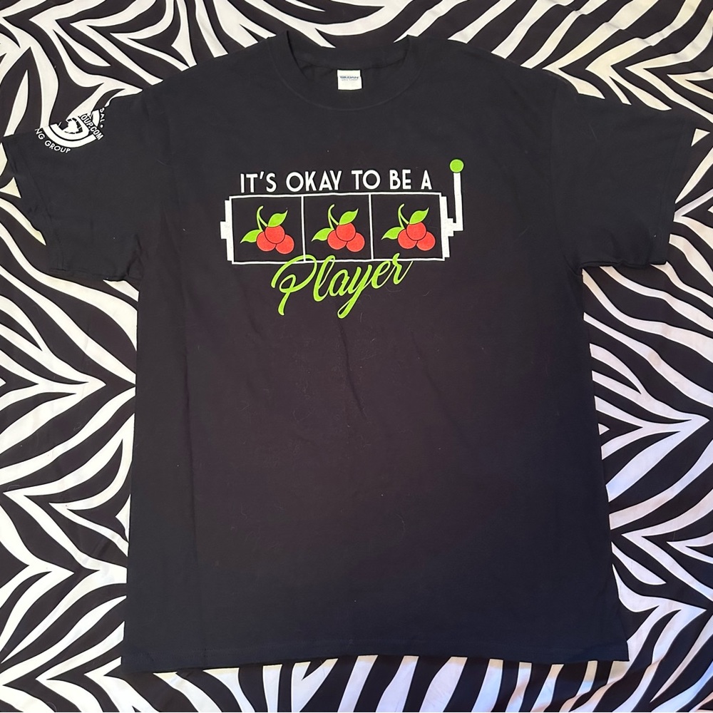 Men’s Universal Gaming Group T Shirt Size XL